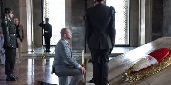 Belçika Savunma Bakanı Theo Francken’den Anıtkabir’de Anlamlı Saygı Duruşu