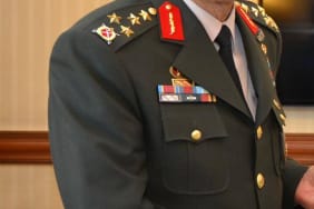 295 albay emekli edildi